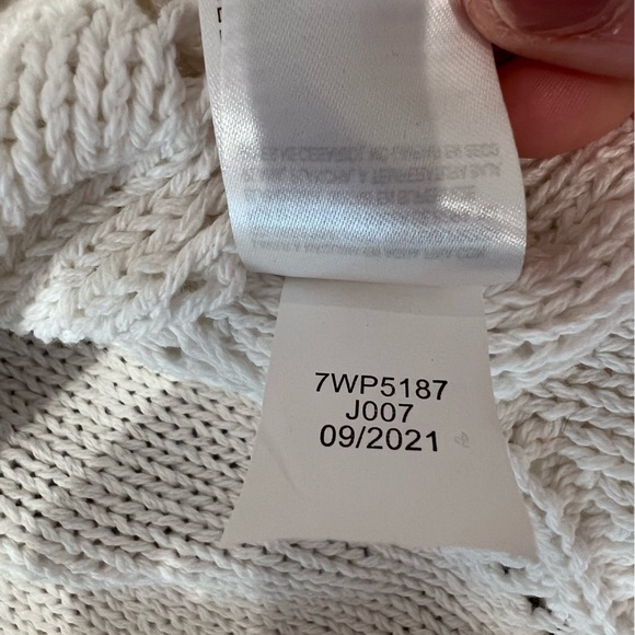 Lucky Brand Oversized Cropped Knit Cotton Long Sleeve Sweater White, Small - Picture 9 of 12